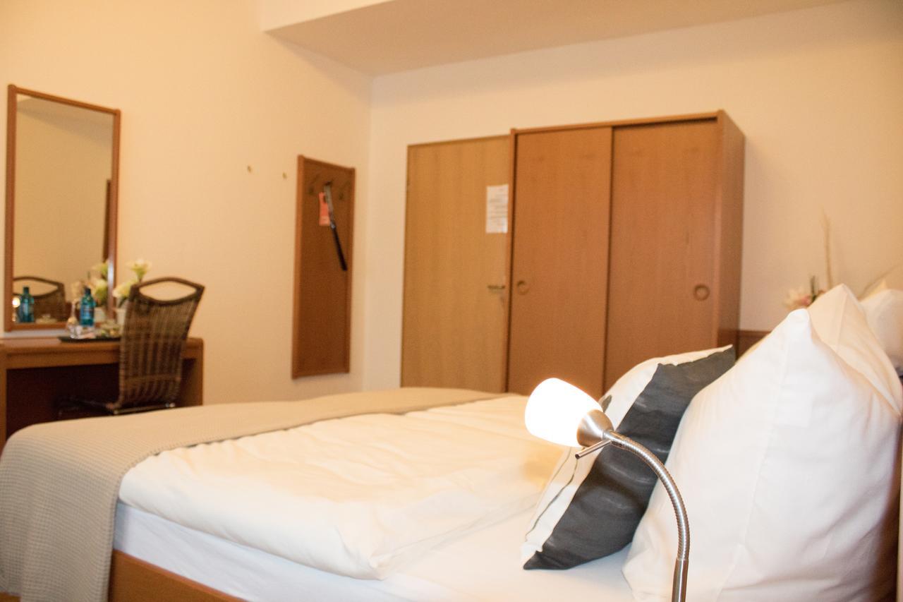 Stadthotel Russelsheim Экстерьер фото