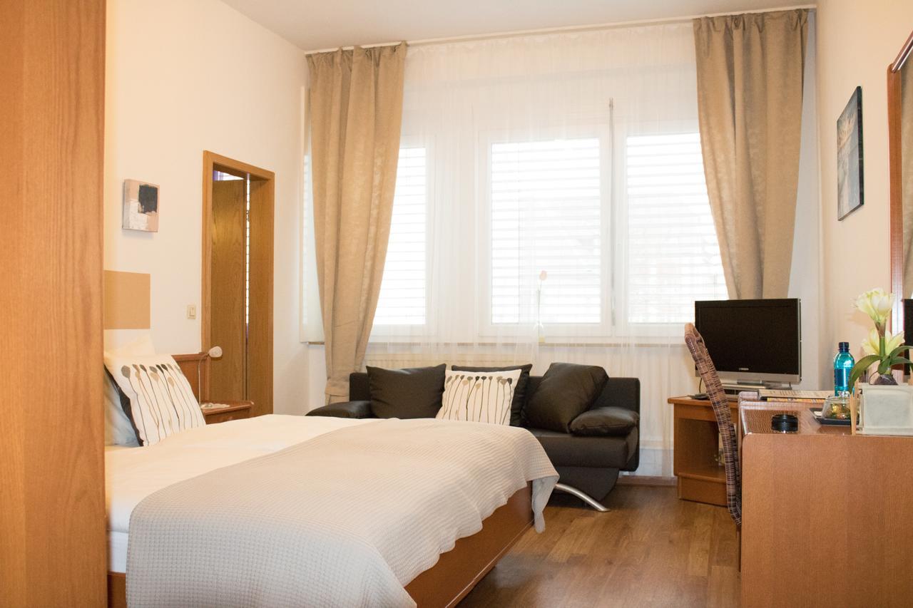 Stadthotel Russelsheim Экстерьер фото