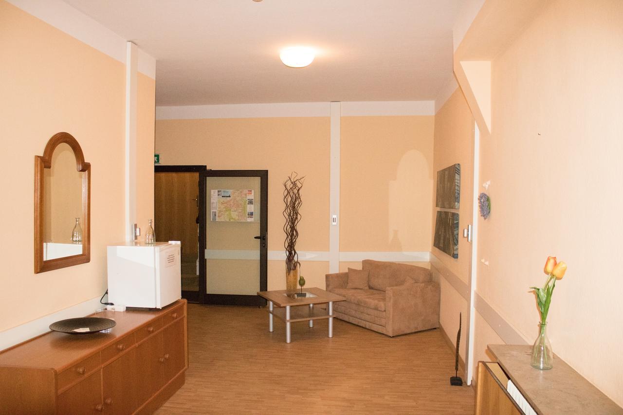 Stadthotel Russelsheim Экстерьер фото